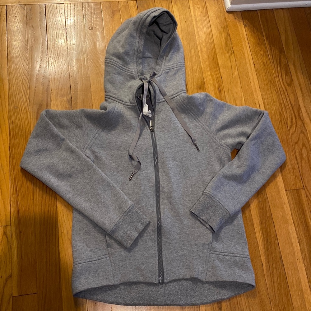 LULULEMON zip up SIZE 4